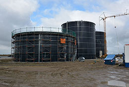 Výstavba smaltovaných nádrží pro BPS